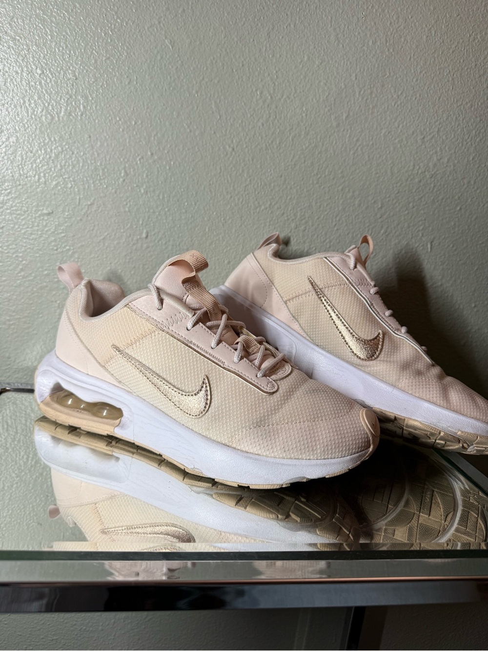 Nike Air Max INTRLK Lite Light Soft Pink Shimmer Sneakers Women’s Size 8